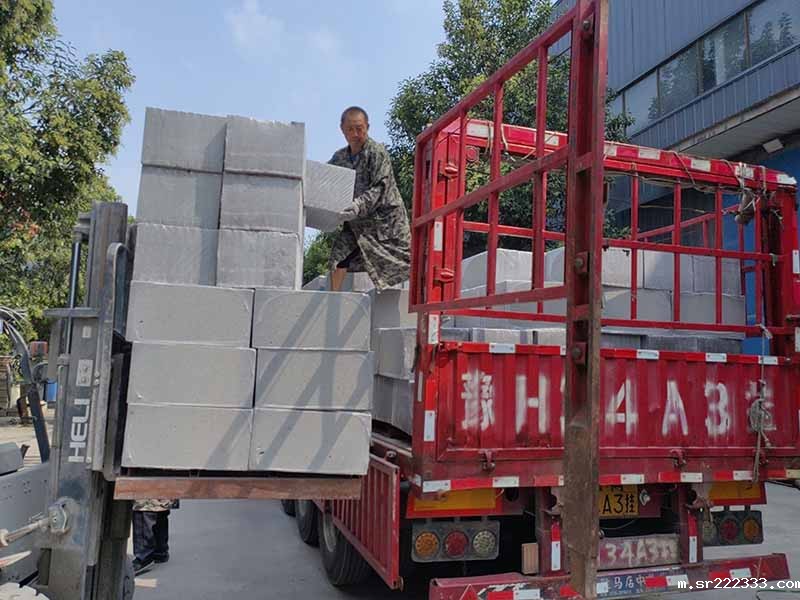 发泡水泥板装车现场-1