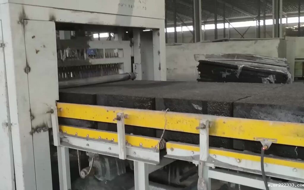 A级防火保温材料碳硅板星空体育游戏厂家车间生产线现场-20230911031743