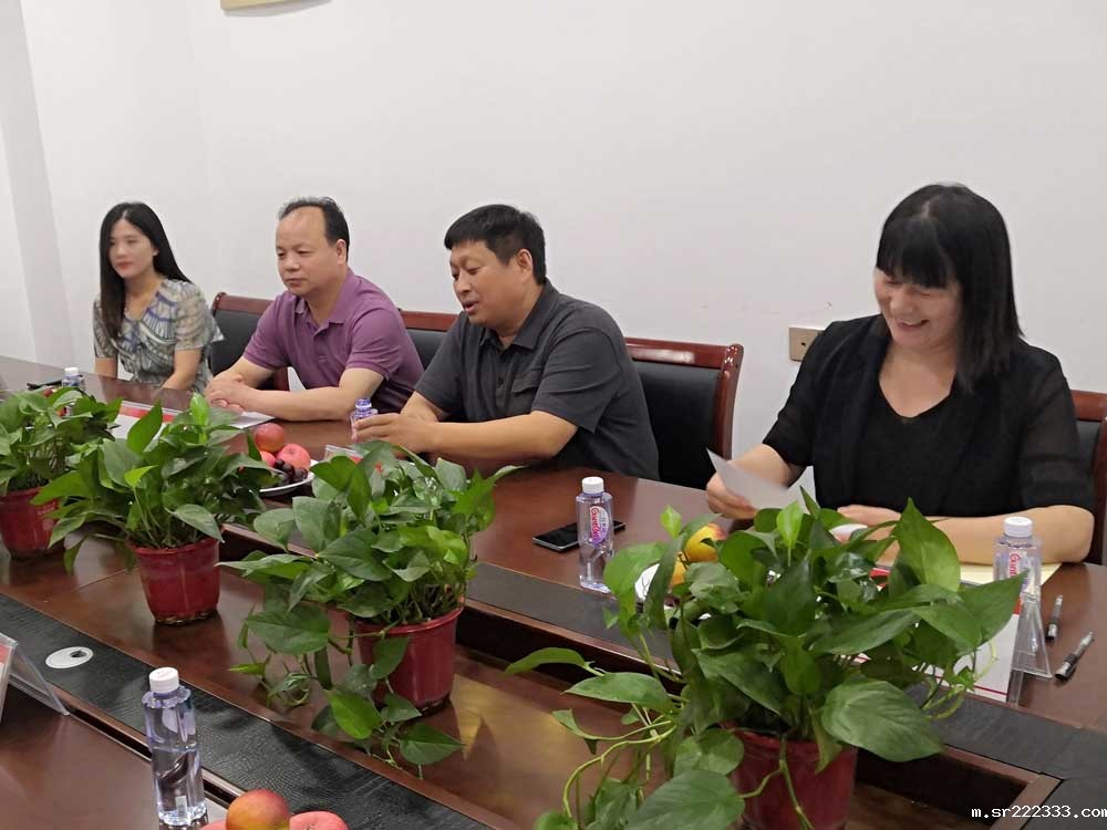 星空体育游戏与河南工程学院签订合作战略协议-5